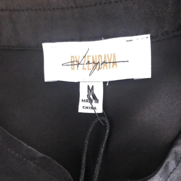 NWT Daya by Zendaya Black Soft Embroidered Zip Jacket M - Picture 4 of 6